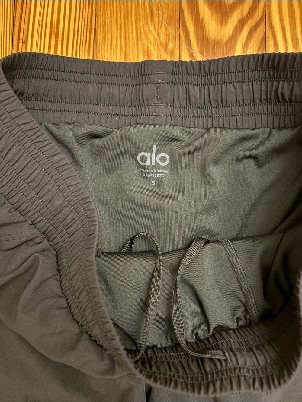 NWOT Alo Yoga Men’s 5 Adapt Running Short - Picture 4 of 8